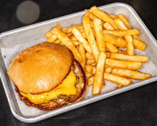 Kids Cheese Burger.